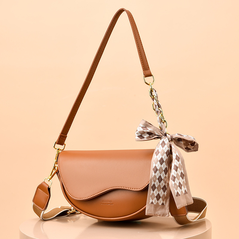 Satteltasche für Damen ⎜ Modische Schultertasche mit Schleifendetail und breitem Riemen für Herbst und Winter