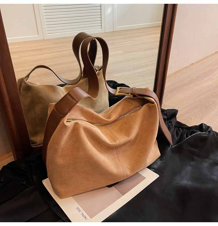 Hobotasche für Damen ⎜ Geräumiges Design mit breitem Riemen für Alltag, Arbeit und Freizeit