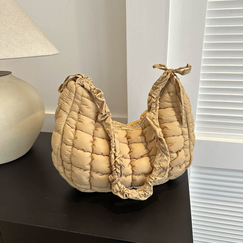 Quilted Schultertasche für Damen ⎜ Modische Henkeltasche mit verstellbarem Tragegurt und raffiniertem Design