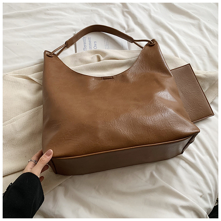 Schultertasche für Damen ⎜ Große Casual-Tasche in Lederoptik mit viel Stauraum und modernem Design