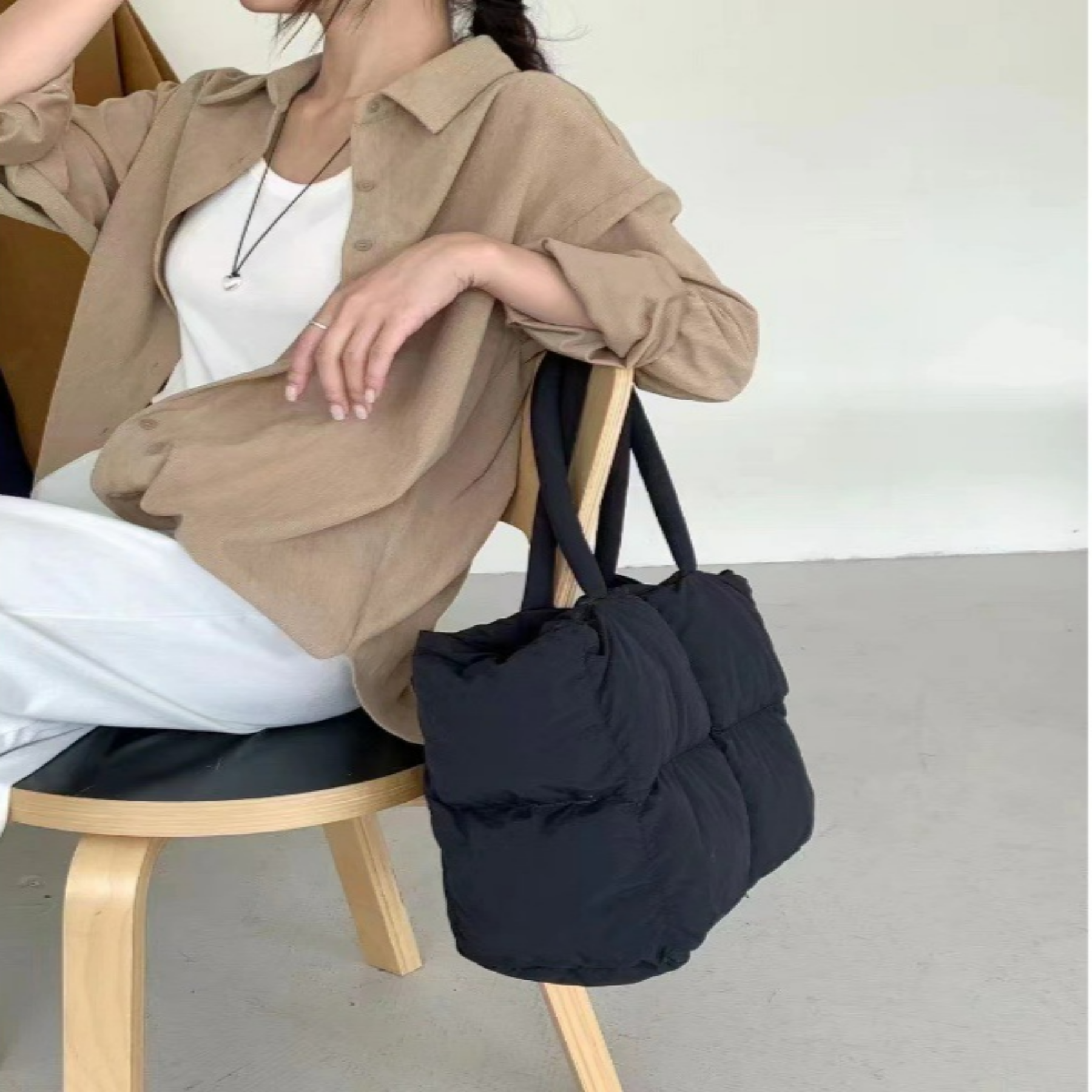 Quilted Schultertasche ⎜ Weiches, geräumiges Design mit gepolstertem Stoff für hohen Tragekomfort