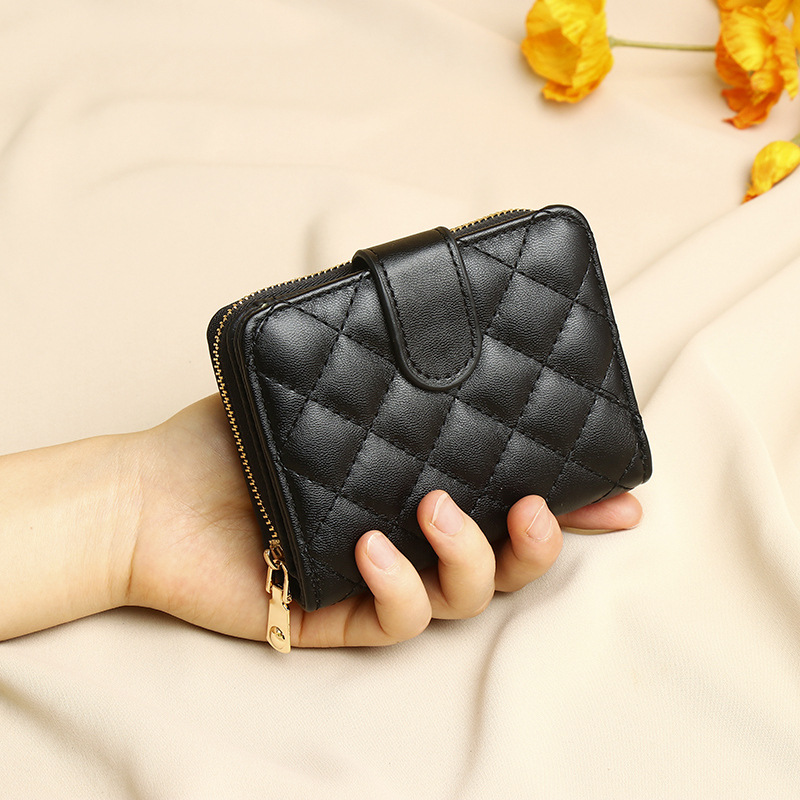 Damen Geldbörse mit Druckknopf ⎜ Kompakte Brieftasche mit Rautensteppung und Münzfach im eleganten Design