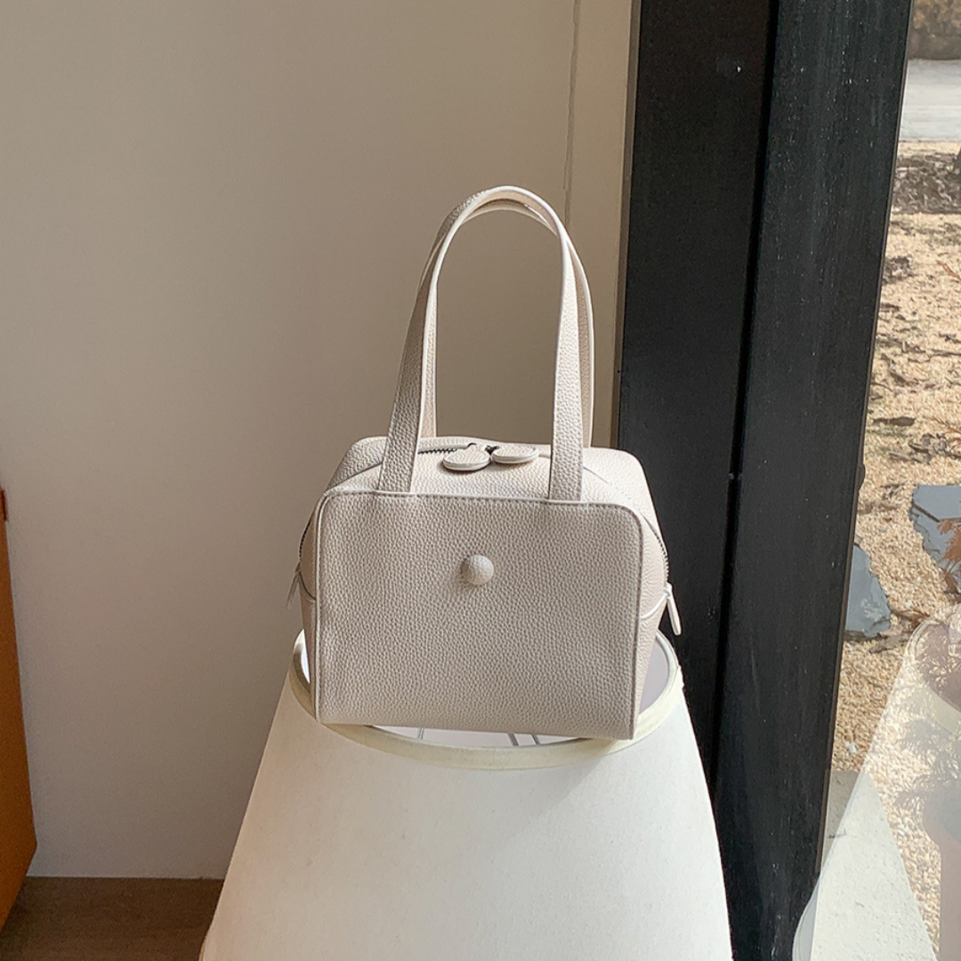 Damen Schultertasche ⎜ Kleine quadratische Tasche mit schlichtem Design und mattem Finish