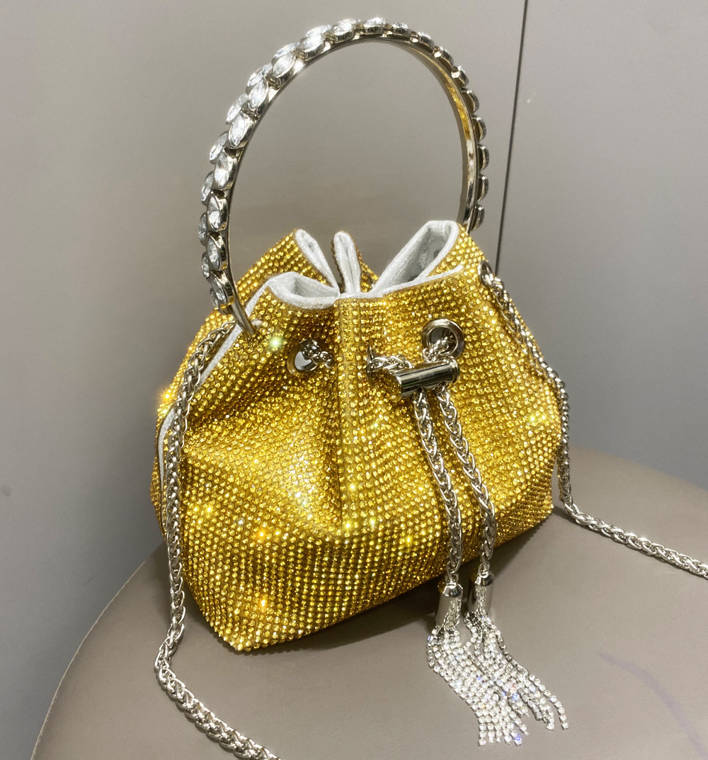 Glitzernde Handtasche für Damen ⎜ Funkeleffekt-Design mit Kettenriemen und stilvollem Griff