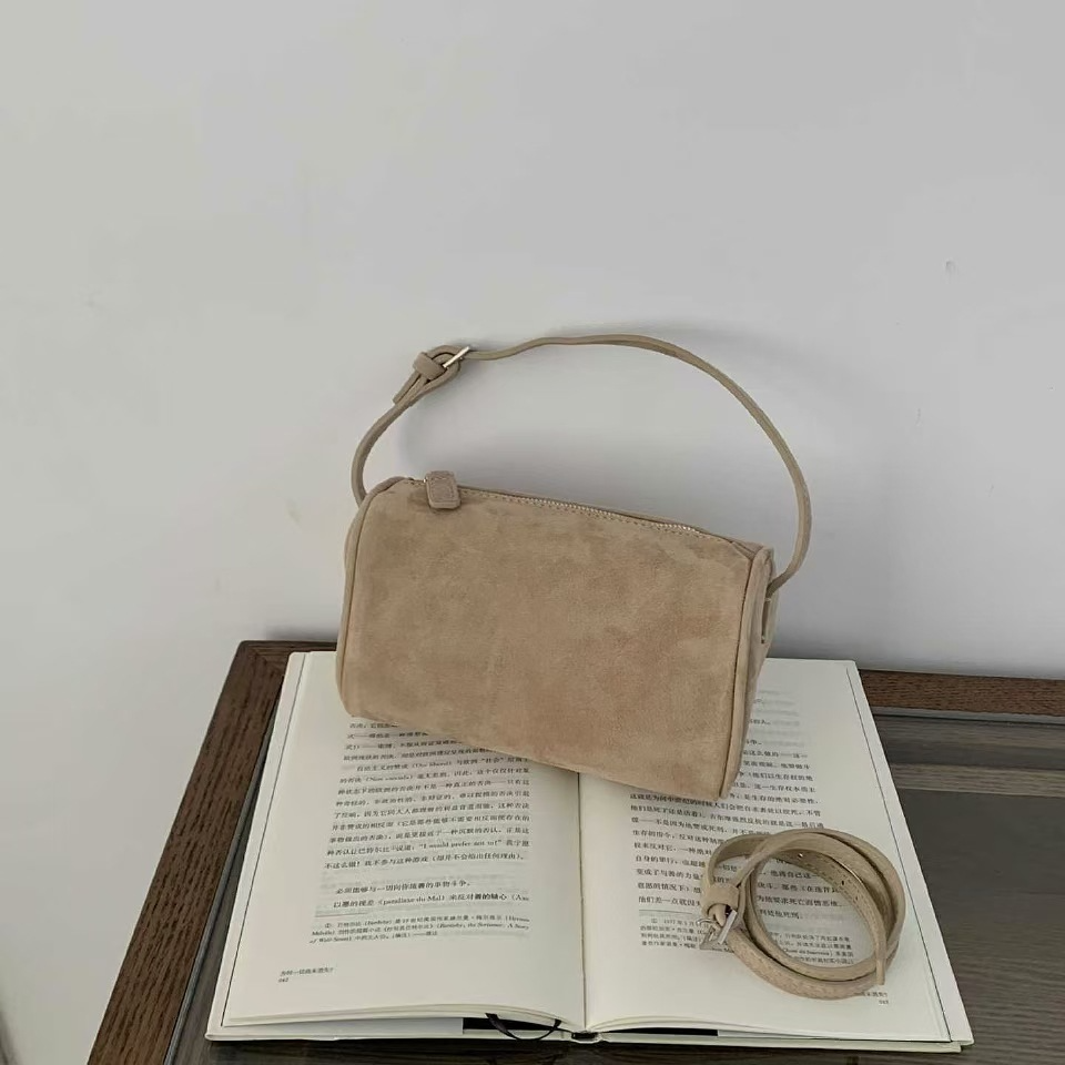 Mini-Handtasche aus Wildleder für Damen ⎜ Kompakte Schultertasche im eleganten Design