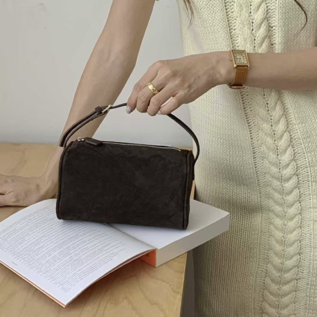 Mini-Handtasche aus Wildleder für Damen ⎜ Kompakte Schultertasche im eleganten Design