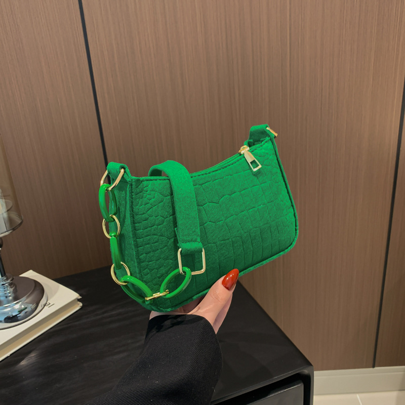 Kleine Damen Schultertasche mit Kette ⎜ Leichtes Trend-Design für stilvolle Auftritte im Alltag