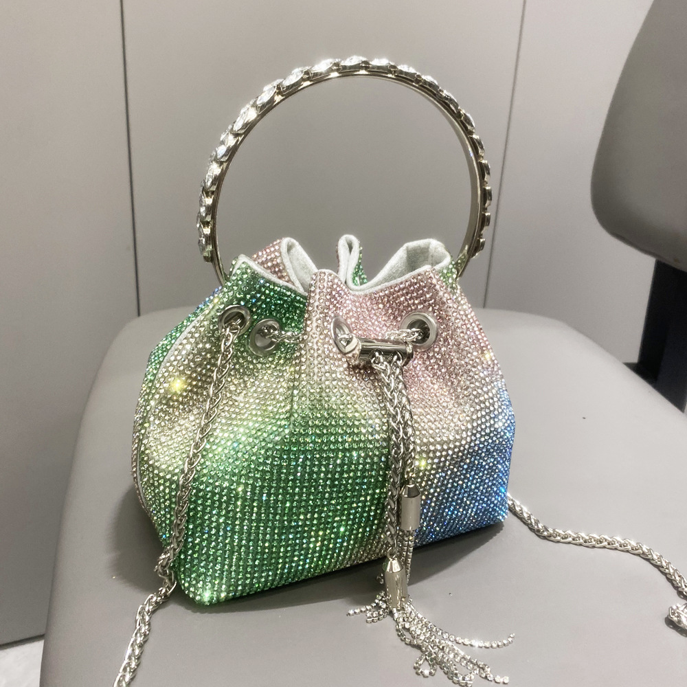 Glitzernde Handtasche für Damen ⎜ Funkeleffekt-Design mit Kettenriemen und stilvollem Griff