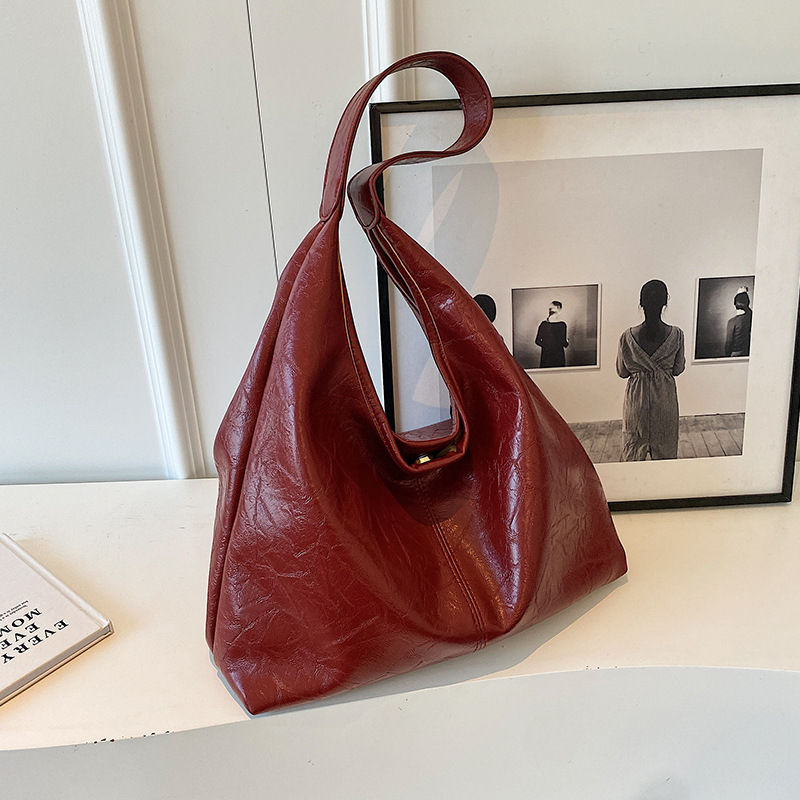 Lässige Schultertasche aus Leder ⎜ Großzügiger Stauraum mit modernem Design für jeden Tag