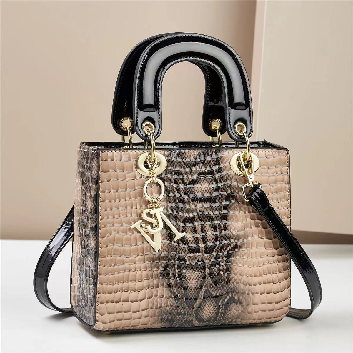 Handtasche für Damen ⎜ Elegante Tragetasche mit Kroko-Optik und abnehmbarem Schulterriemen