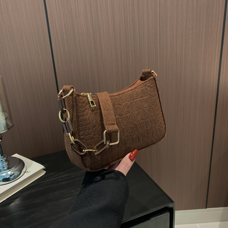 Kleine Damen Schultertasche mit Kette ⎜ Leichtes Trend-Design für stilvolle Auftritte im Alltag