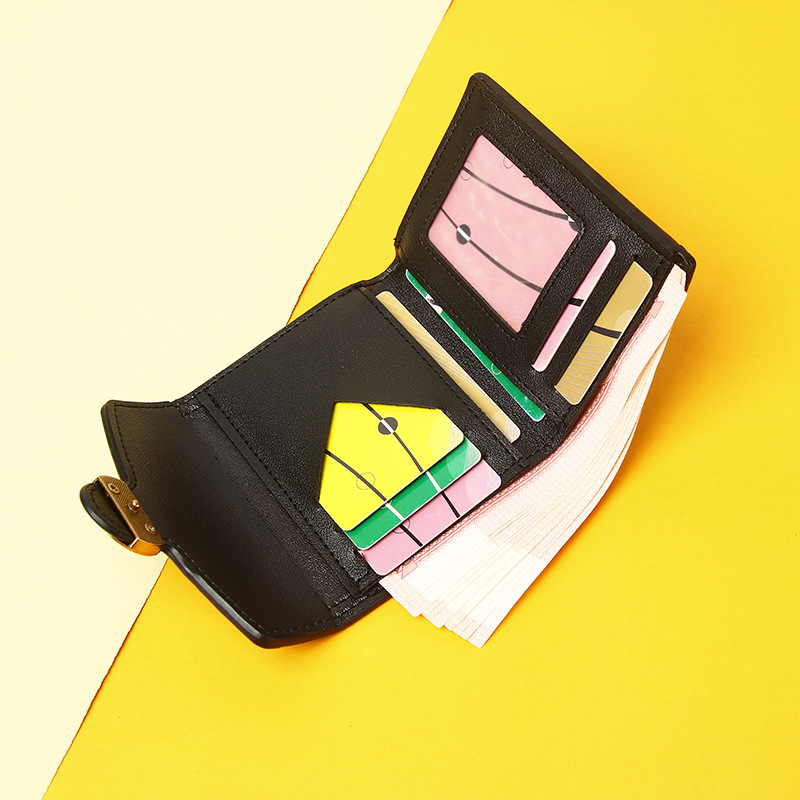 Damen Geldbörse mit Druckknopf ⎜ Kurze Brieftasche mit Rautensteppung und Fächern für Karten und Münzen