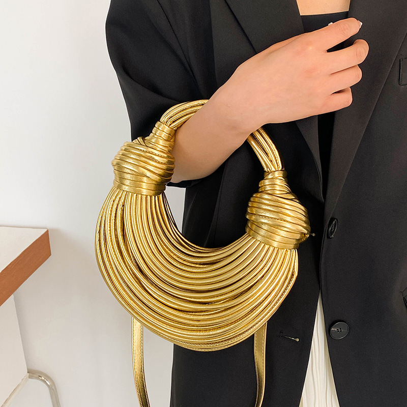 Designertasche für Damen ⎜ Glänzende Schultertasche für stylische Auftritte und besondere Anlässe