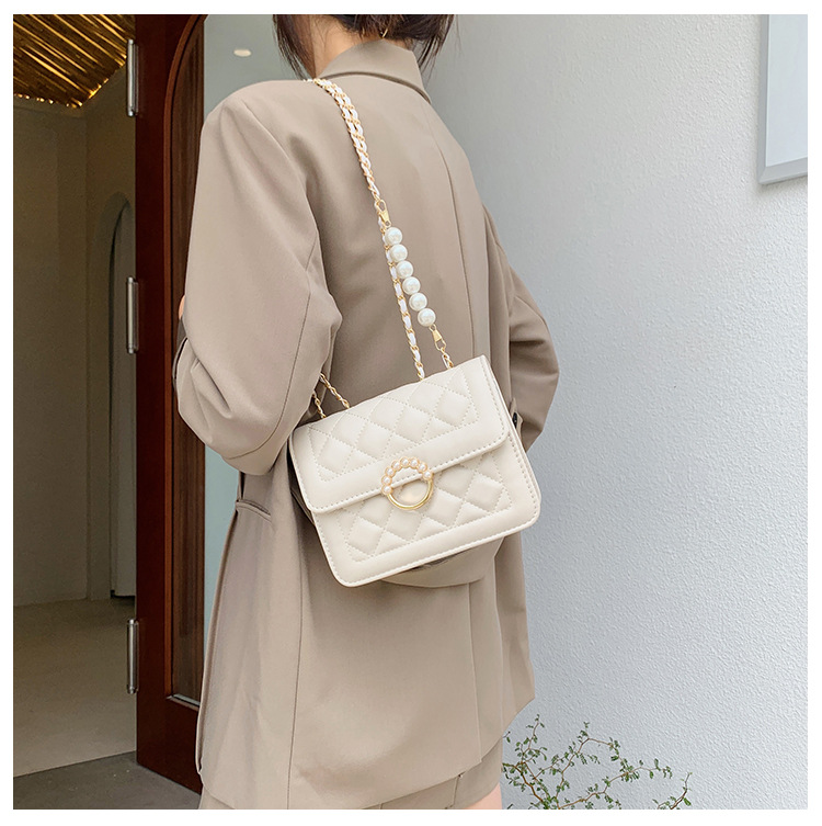 Handtasche für Damen ⎜ Elegantes Design mit Kettenriemen und Perlendetail für stilvolle Auftritte