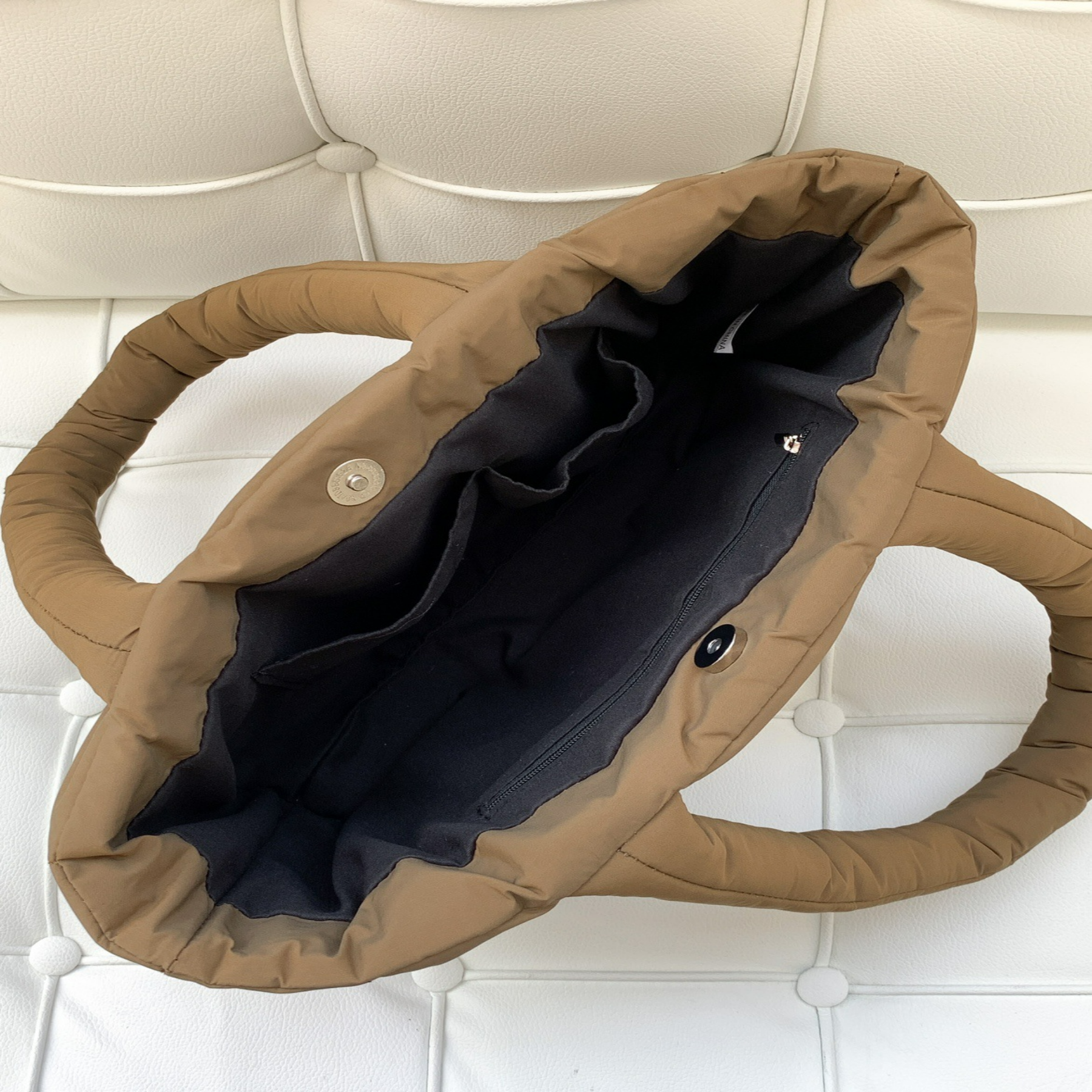 Geräumige Handtasche ⎜ Stylische Umhängetasche im Quilted-Design