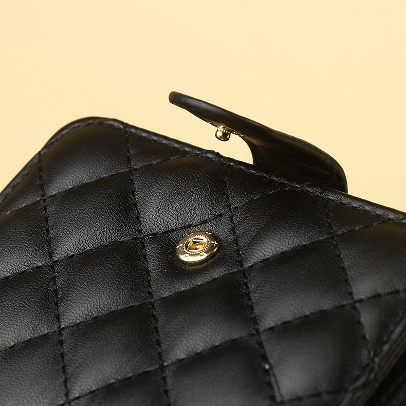 Damen Geldbörse mit Druckknopf ⎜ Kompakte Brieftasche mit Rautensteppung und Münzfach im eleganten Design