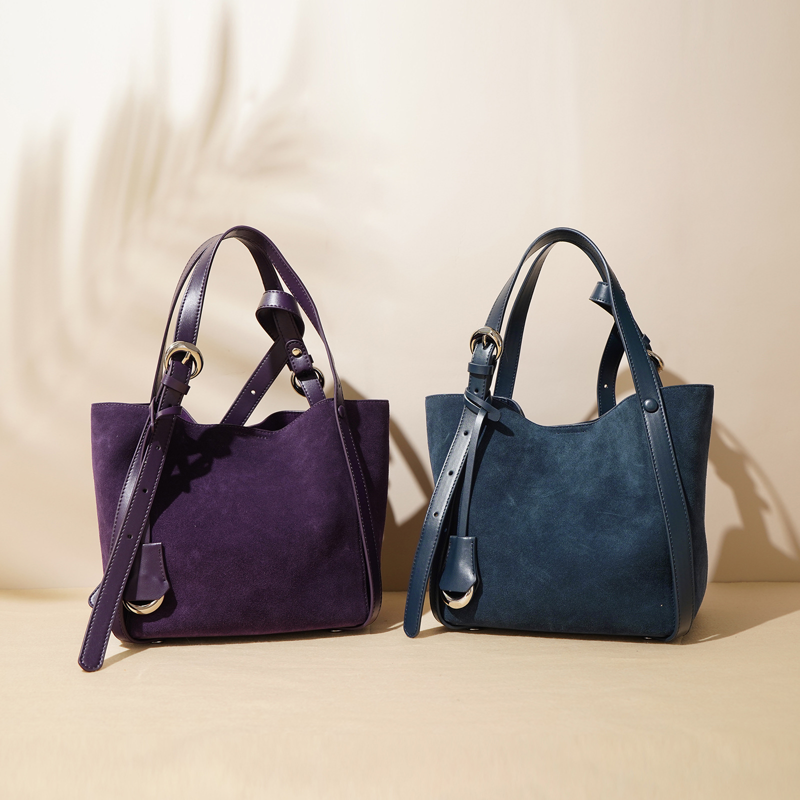 Handtasche für Damen ⎜ Geräumige Schultertasche aus Wildleder mit verstellbarem Riemen für Alltag und Stadtbummel