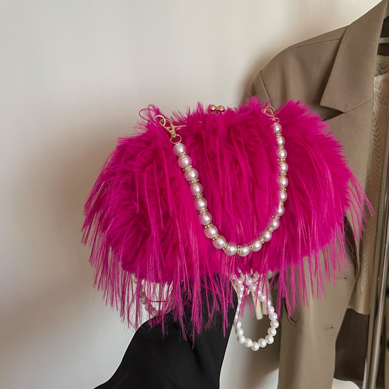 Abendtasche für Damen ⎜ Flauschige Handtasche mit Kunstperlenhenkel für Partys und besondere Anlässe