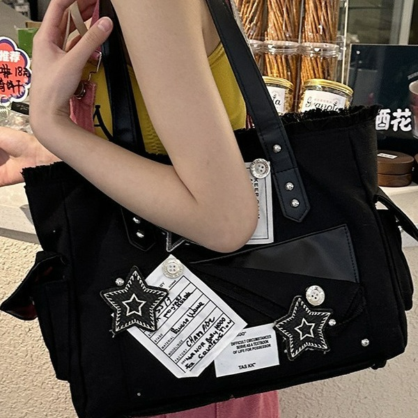 Shopper Tasche für Damen ⎜ Geräumige Canvas-Schultertasche im Y2K-Stil mit Sternapplikationen für Alltag und Freizeit