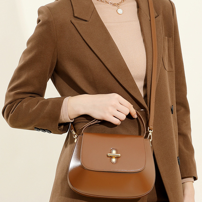 Damen Umhängetasche aus Leder ⎜ Elegante Schultertasche mit Drehverschluss und stabilem Tragegriff