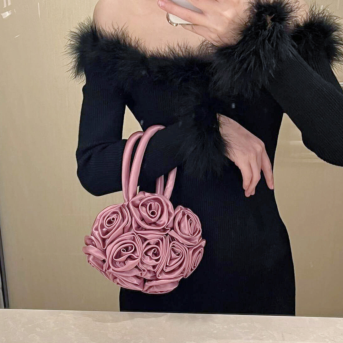 Handtasche im Blumen-Design ⎜ Elegante, Handgefertigte Tasche mit Stilvollen Rosenapplikationen