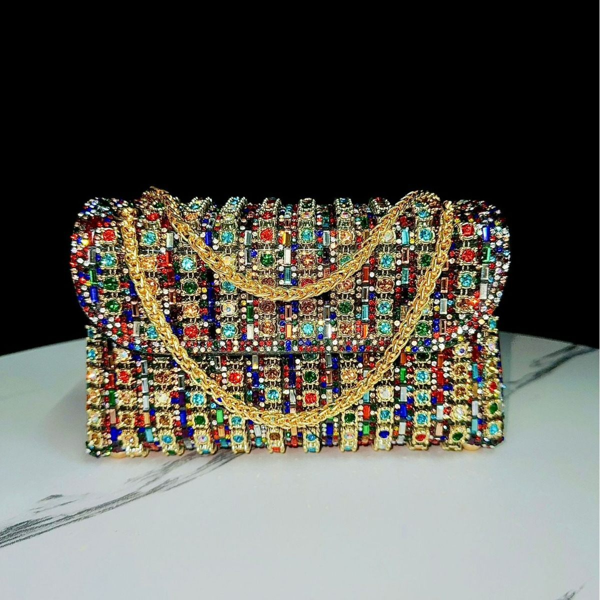 Abendtasche für Damen ⎜ Glitzernde Clutch mit bunten Strasssteinen und goldener Kette für festliche Anlässe
