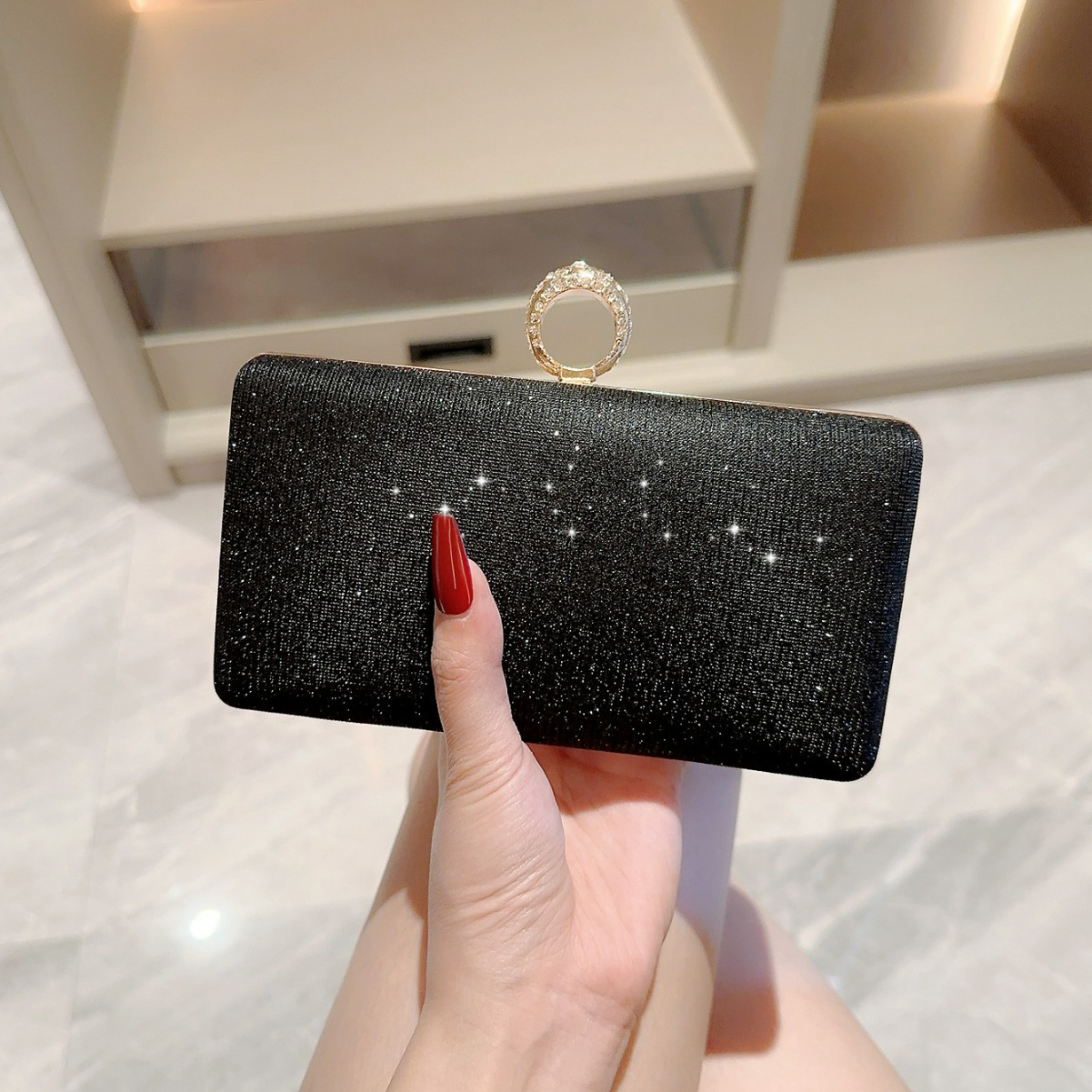 Damen Clutch mit Glitzereffekt ⎜ Elegante Abendtasche mit Strassring und funkelndem Design für besondere Anlässe