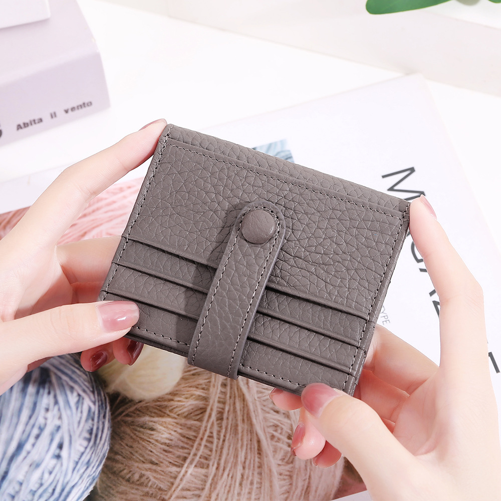Damen Mini-Geldbörse aus Leder ⎜ Kompakte Brieftasche mit Druckknopf und praktischen Kartenfächern