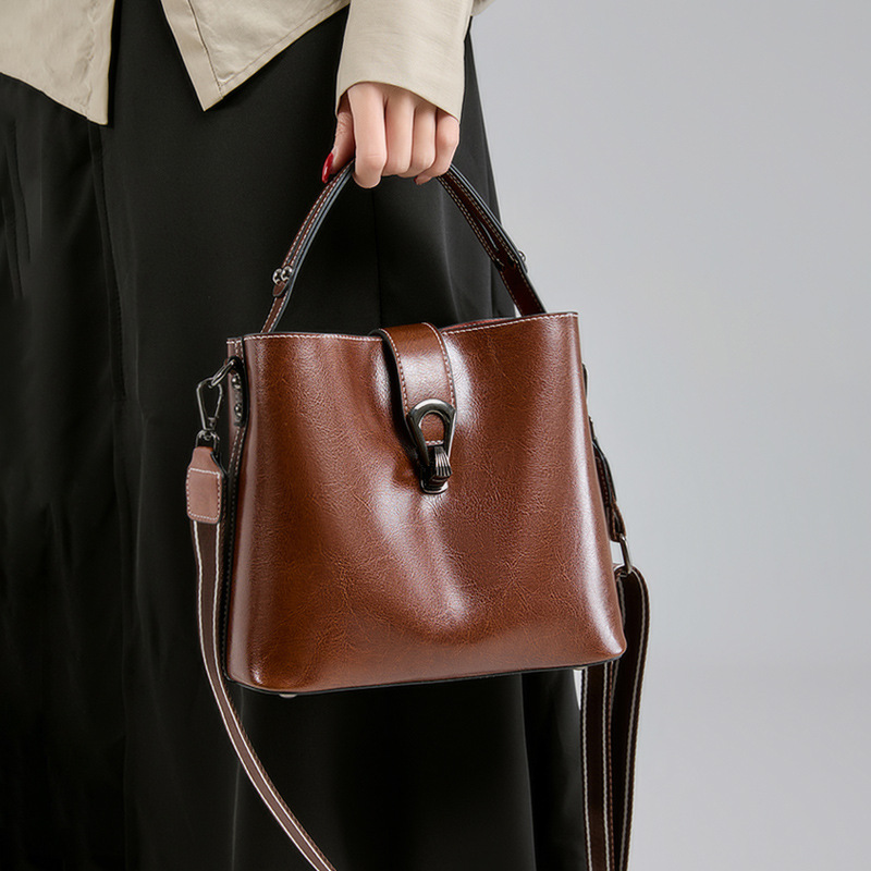 Schultertasche für Damen ⎜ Elegante Umhängetasche im Bucket-Stil mit abnehmbarem Gurt für Alltag und Büro