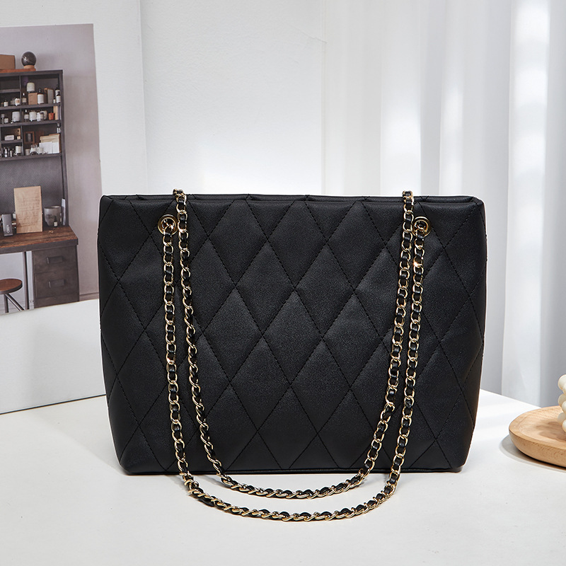 Shopper Tasche für Damen ⎜ Gestepptes Design mit Kettenriemen und großzügigem Innenfach für Alltag und Büro