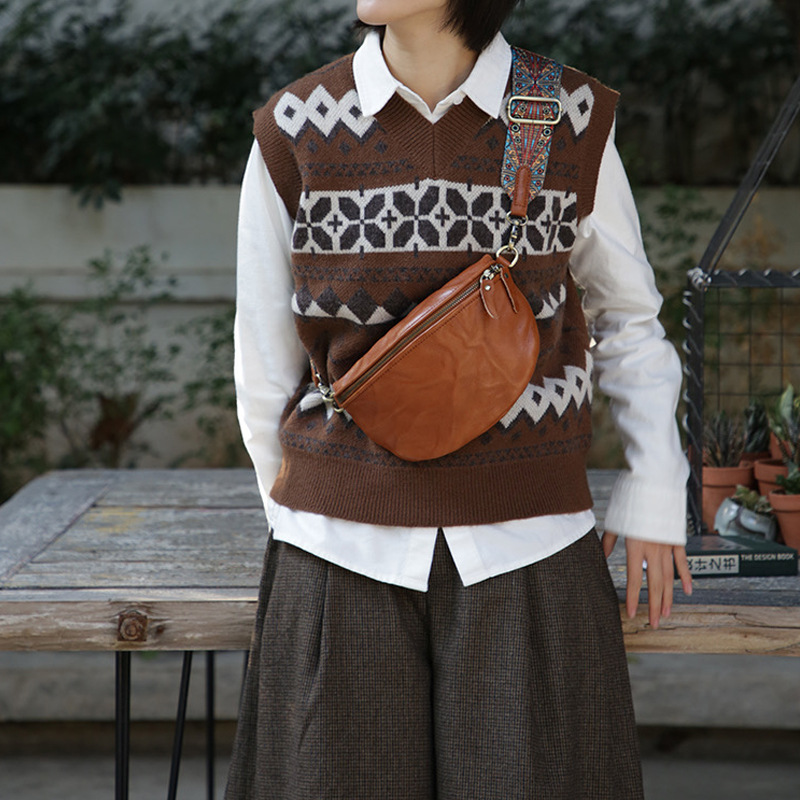 Satteltasche für Damen ⎜ Kleine Umhängetasche mit breitem Trageriemen im Retro-Boho-Stil für Freizeit und Reisen
