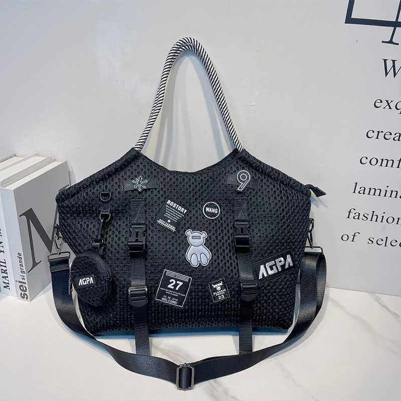 Shopper Tasche für Damen ⎜ Große Schultertasche aus wasserabweisendem Mesh-Nylon mit Applikationen für Alltag und Reisen