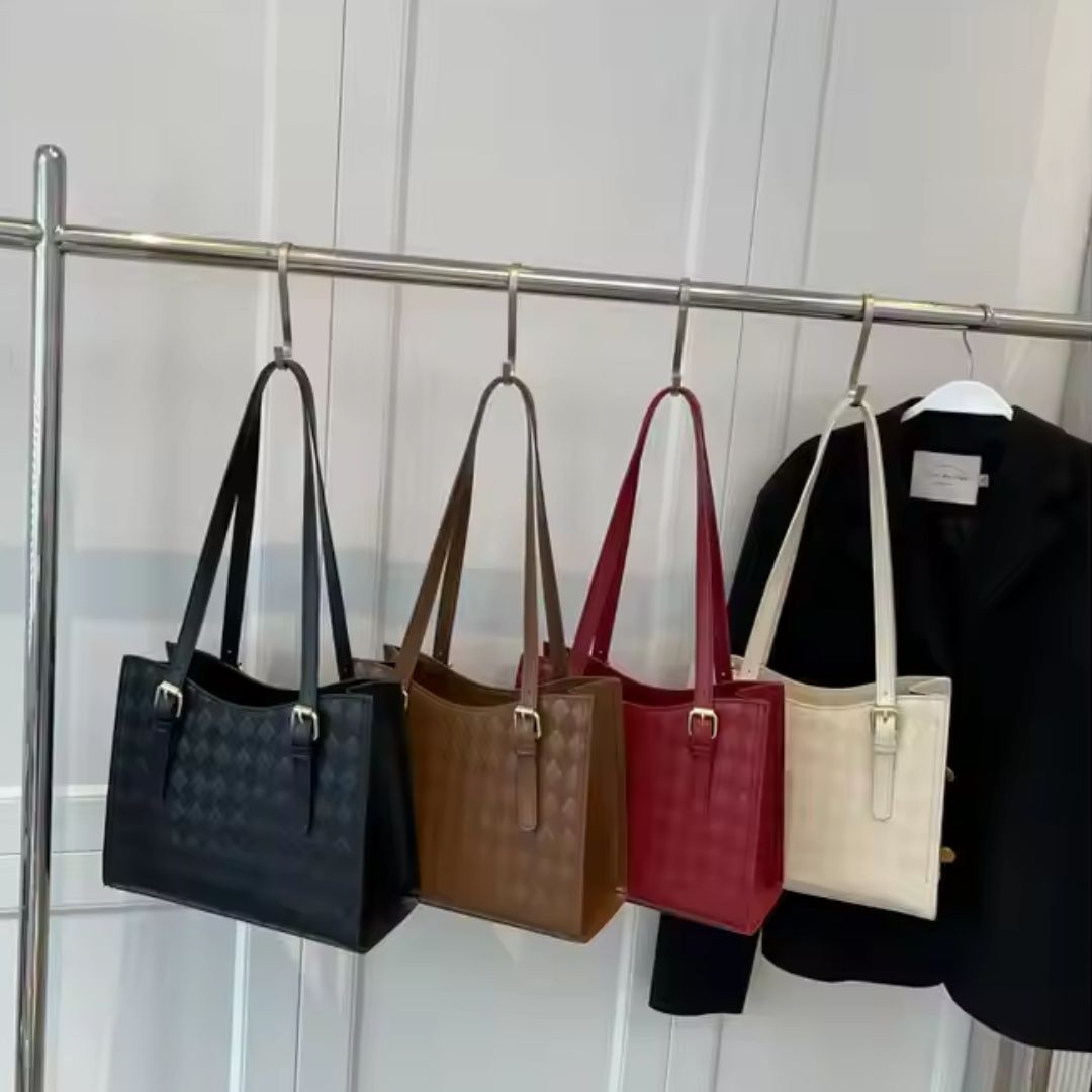 Handtasche für Damen ⎜ Geräumige Schultertasche mit Rautenmuster und verstellbarem Riemen