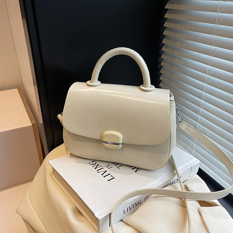 Handtasche mit Überschlag ⎜ Zweilagige Umhängetasche für Damen mit Kurzgriff und Verstellbarem Schulterriemen