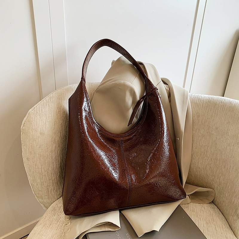 Tote Bag für Damen aus Kunstleder ⎜ Schlichte Schultertasche für Alltag, Büro und Freizeitoutfits