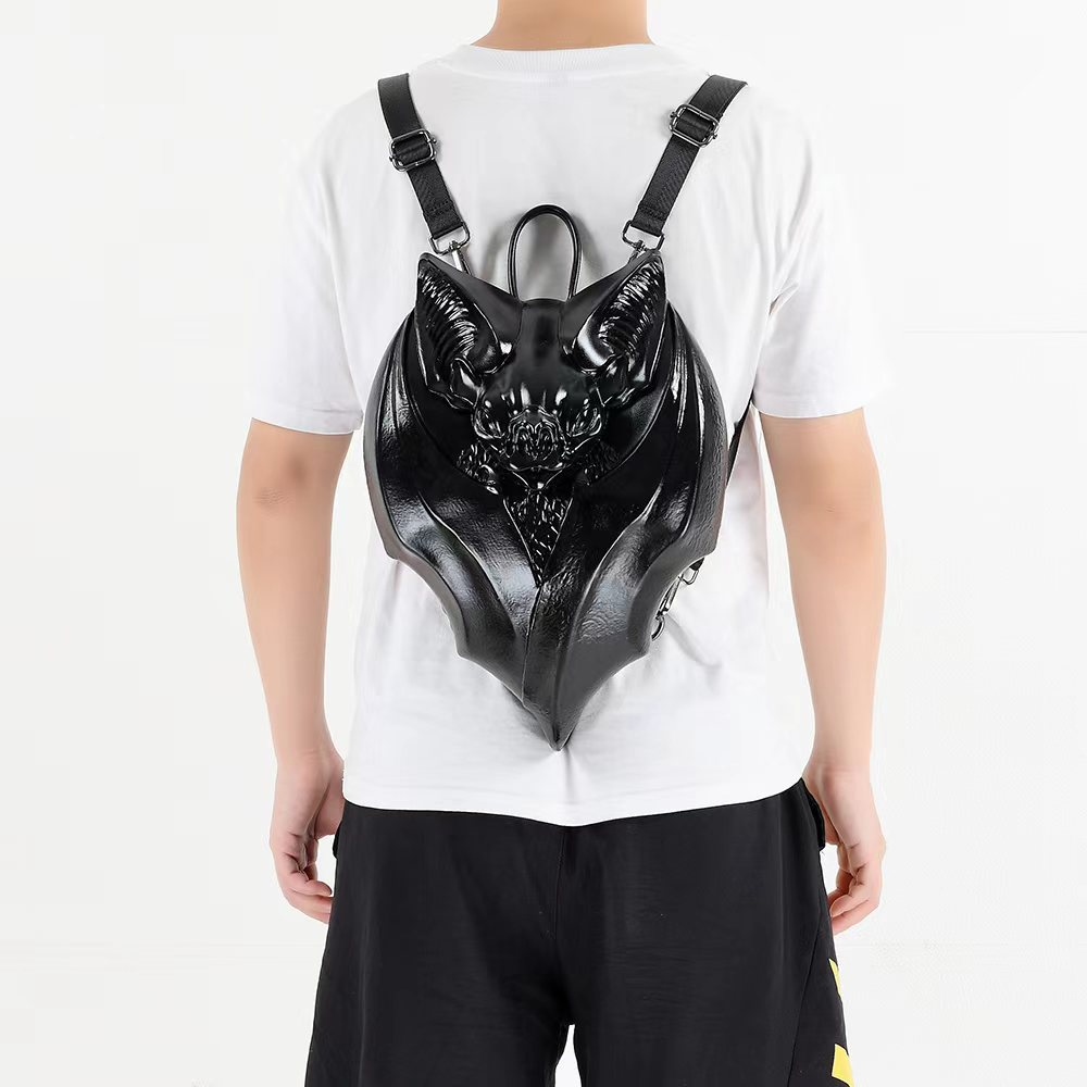 Gothic-Style Fledermaus-Brusttasche ⎜ Dunkles Design für Einen Einzigartigen, Auffälligen Look
