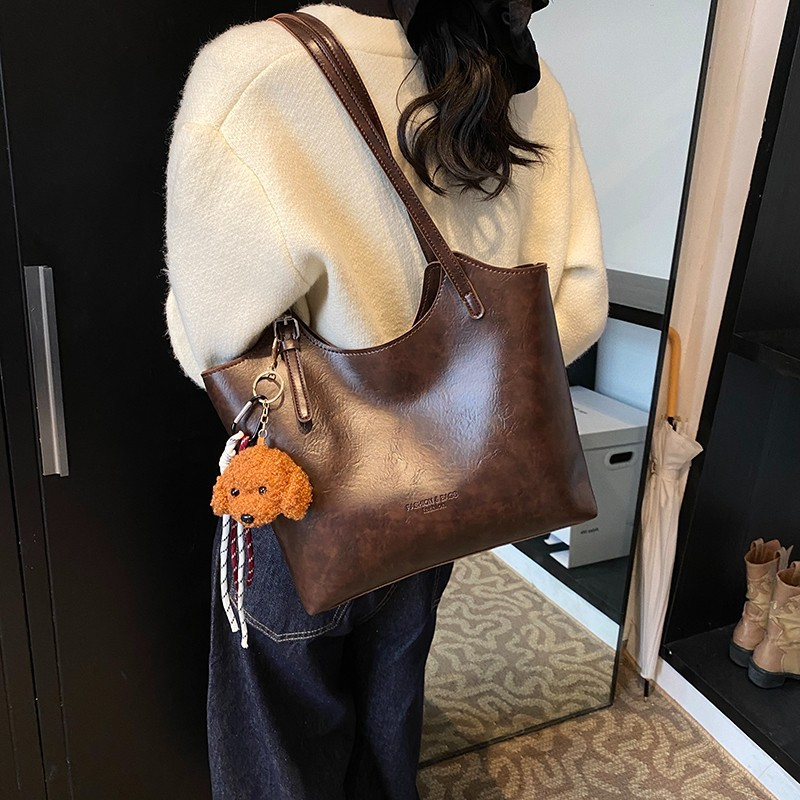 Damen Schultertasche ⎜ Geräumige Retro-Tasche aus Kunstleder für Alltag und Büro