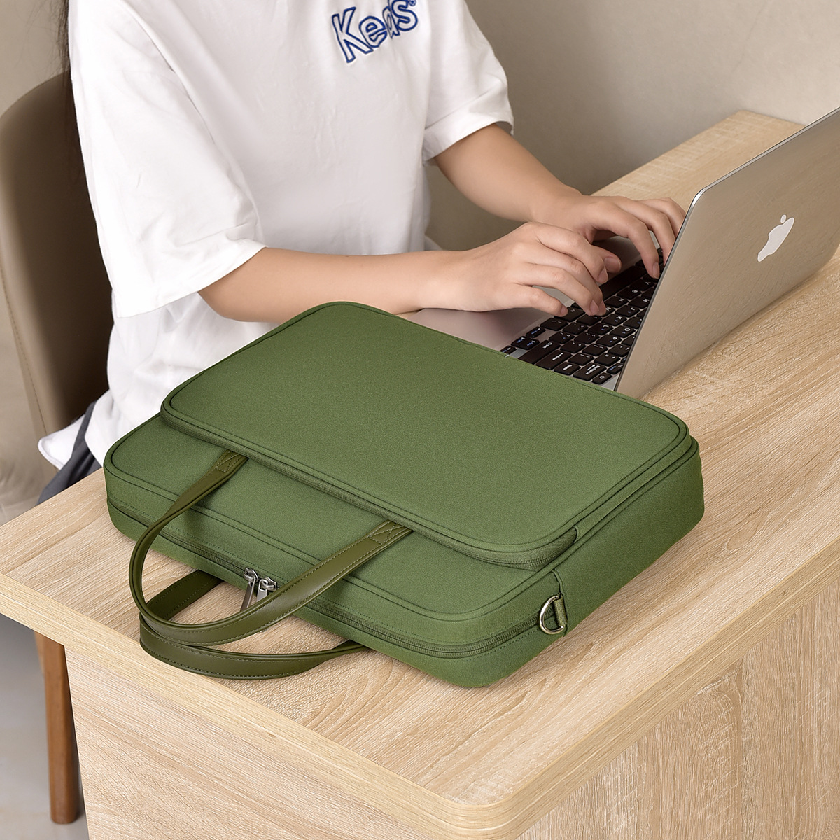 Laptop Tasche für Damen ⎜ Elegante Schultertasche mit Fächern für Notebook, Zubehör und Dokumente
