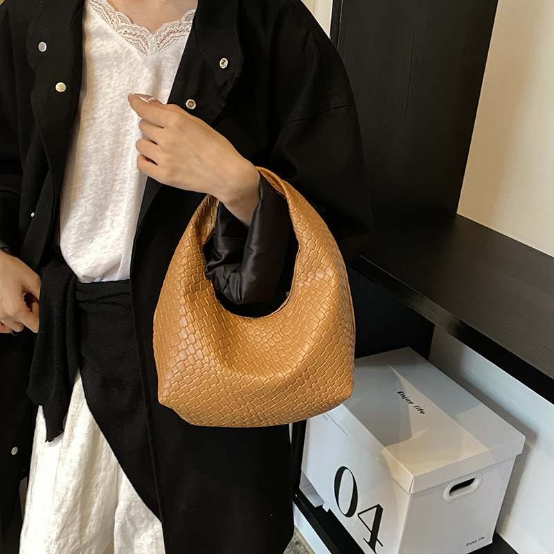 Modische Schultertasche für Damen ⎜ Stilvolle Handtasche im Modernen Schlangenleder-Look
