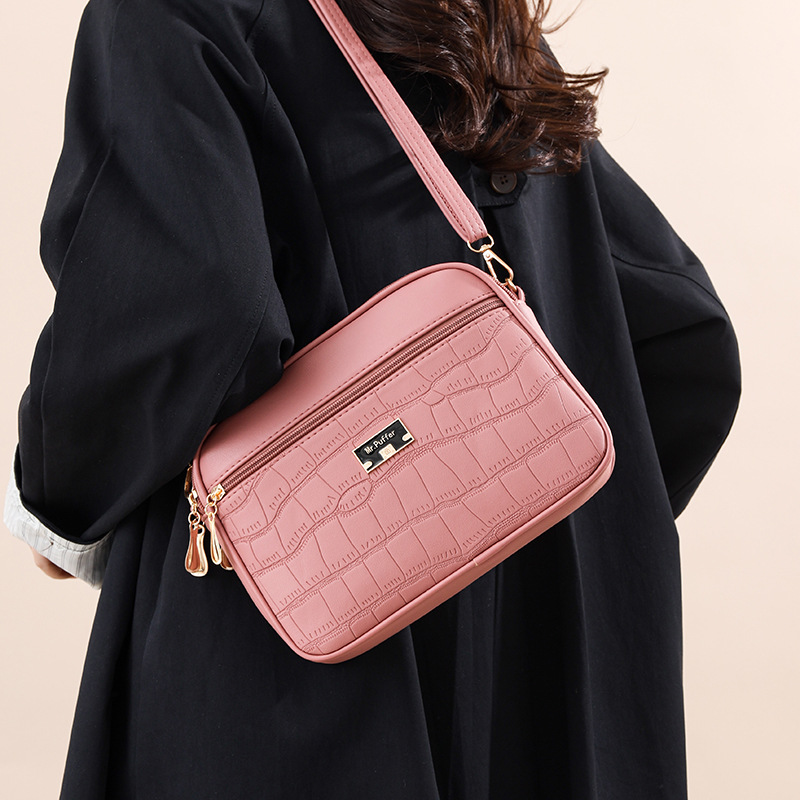 Umhängetasche für Damen ⎜ Schlichte Schultertasche mit Krokoprägung und leichtem Design für Alltag und Freizeit