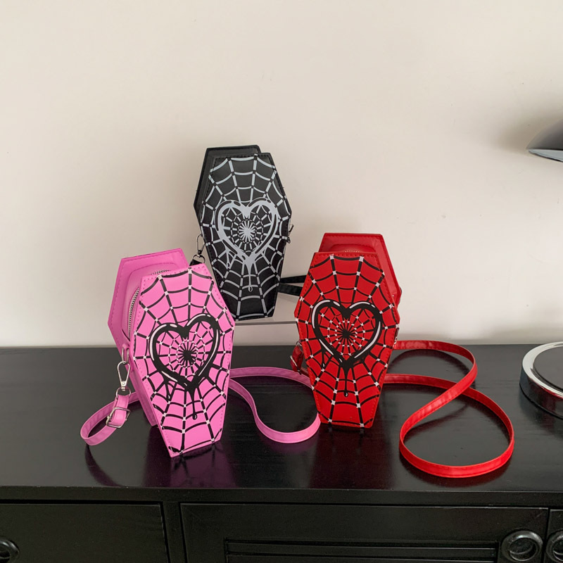 Schultertasche für Damen ⎜ Ausgefallene Umhängetasche im Sarg-Design mit Spinnennetz-Motiv für besondere Outfits