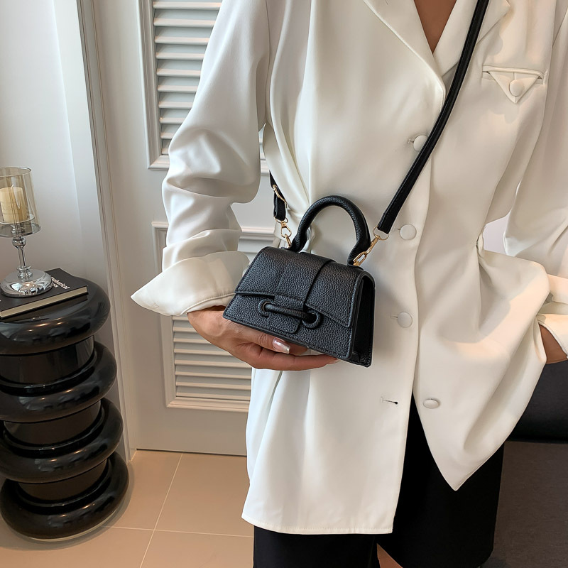 Mini-Umhängetasche für Damen ⎜ Modische Handtasche mit elegantem Design für Alltag und besondere Anlässe