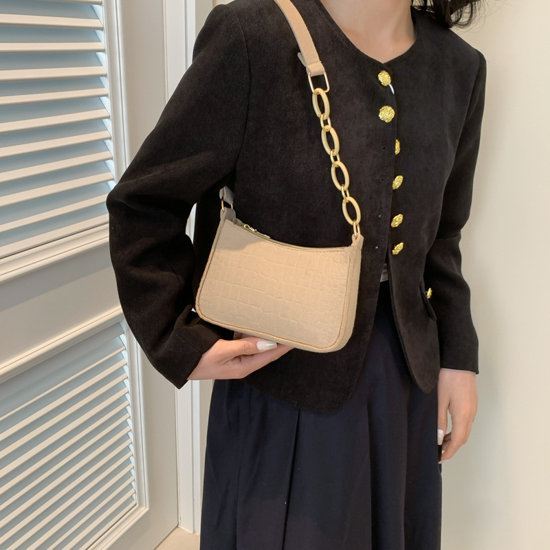 Kleine Damen Schultertasche mit Kette ⎜ Leichtes Trend-Design für stilvolle Auftritte im Alltag