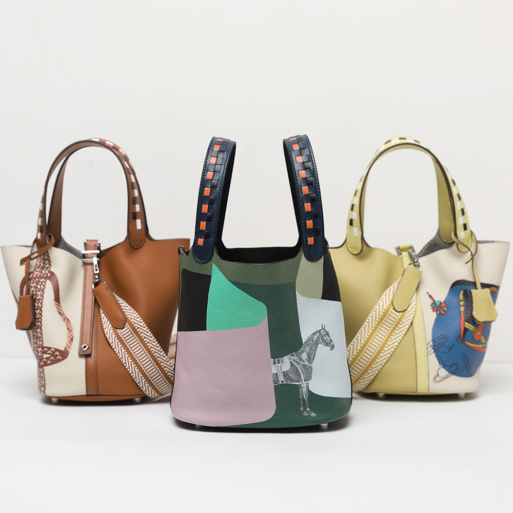 Handtasche mit Kunst-Design ⎜ Rindleder-Tasche mit Verstellbarem Schulterriemen und Stilvollem Muster