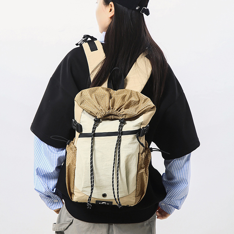 Rucksack für Damen und Herren ⎜ Leichter Tagesrucksack mit großem Stauraum für Reise und Alltag