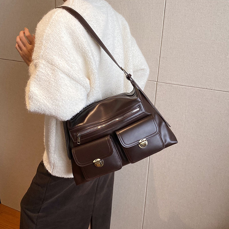 Umhängetasche für Damen ⎜ Retro Schultertasche aus Kunstleder mit großer Kapazität und praktischen Fronttaschen
