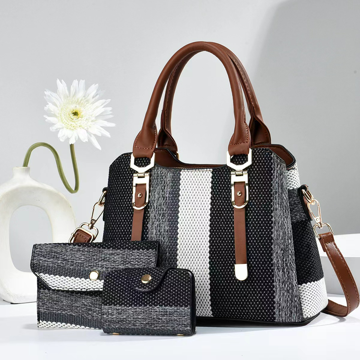 Handtaschen-Set für Damen ⎜ Große Umhängetasche mit Kontrastdesign und passendem Portemonnaie für den Alltag