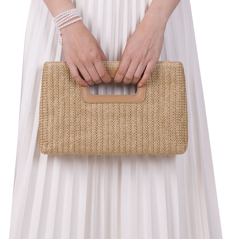 Damen Clutch aus Strohgeflecht ⎜ Sommerliche Handtasche mit Griff und abnehmbarer Kette für Urlaub und Events