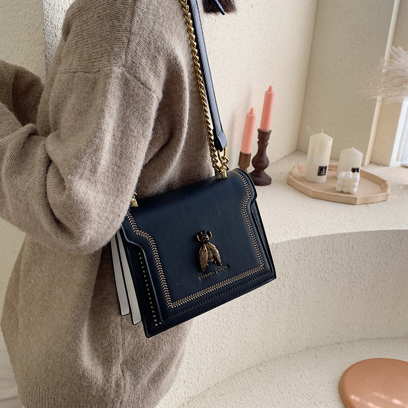 Schultertasche für Damen ⎜ Elegante Handtasche mit Bienenmotiv und Kette für Alltag und Freizeit