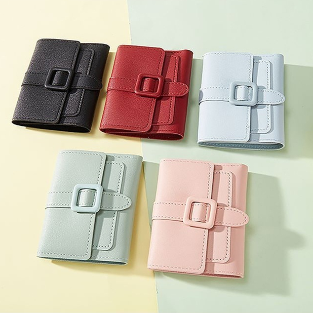 Damen Geldbörse mit Schnallenverschluss ⎜ Kompakte Brieftasche mit mehreren Kartenfächern und modernem Design